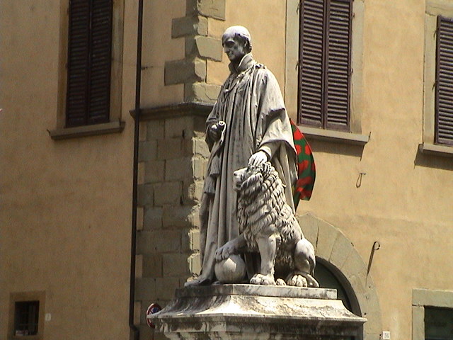 La statua si trova sul sagrato della basilica di San Francesco